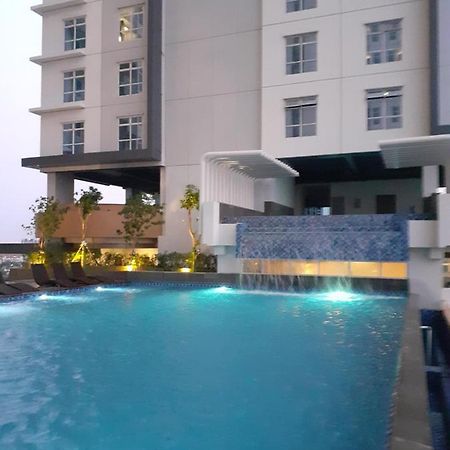 Bess Mansion Apartment, 16Th Floor Surabaya Luaran gambar