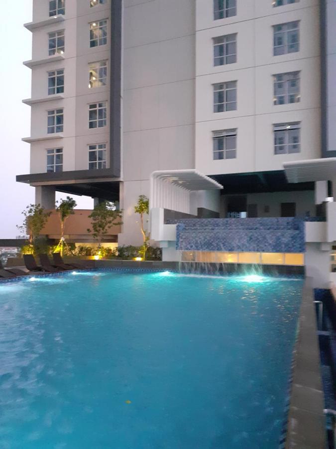 Bess Mansion Apartment, 16Th Floor Surabaya Luaran gambar