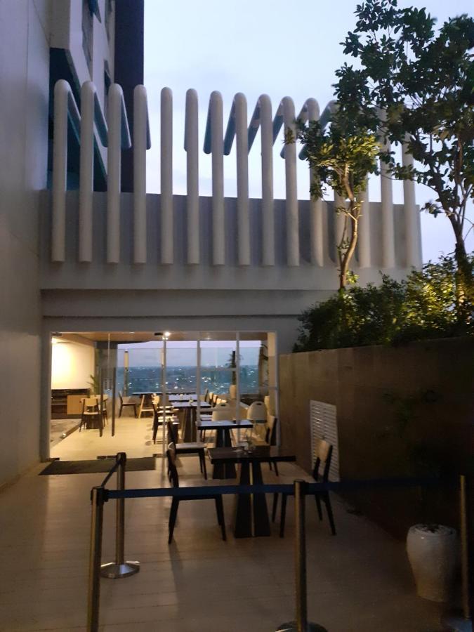 Bess Mansion Apartment, 16Th Floor Surabaya Luaran gambar