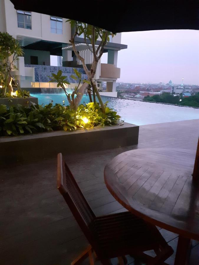 Bess Mansion Apartment, 16Th Floor Surabaya Luaran gambar